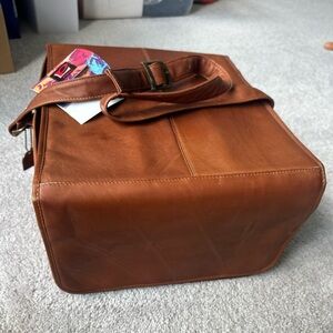 Piel Saddle Full Grain Top Grade Cowhide Leather Golf Shoe Bag New with tags